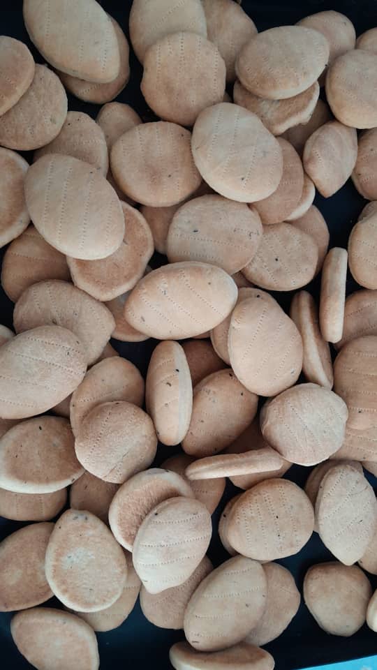 تولید و پخش عمده شیرینی و کلوچه خرمایی سیستانی کارن در مشهد